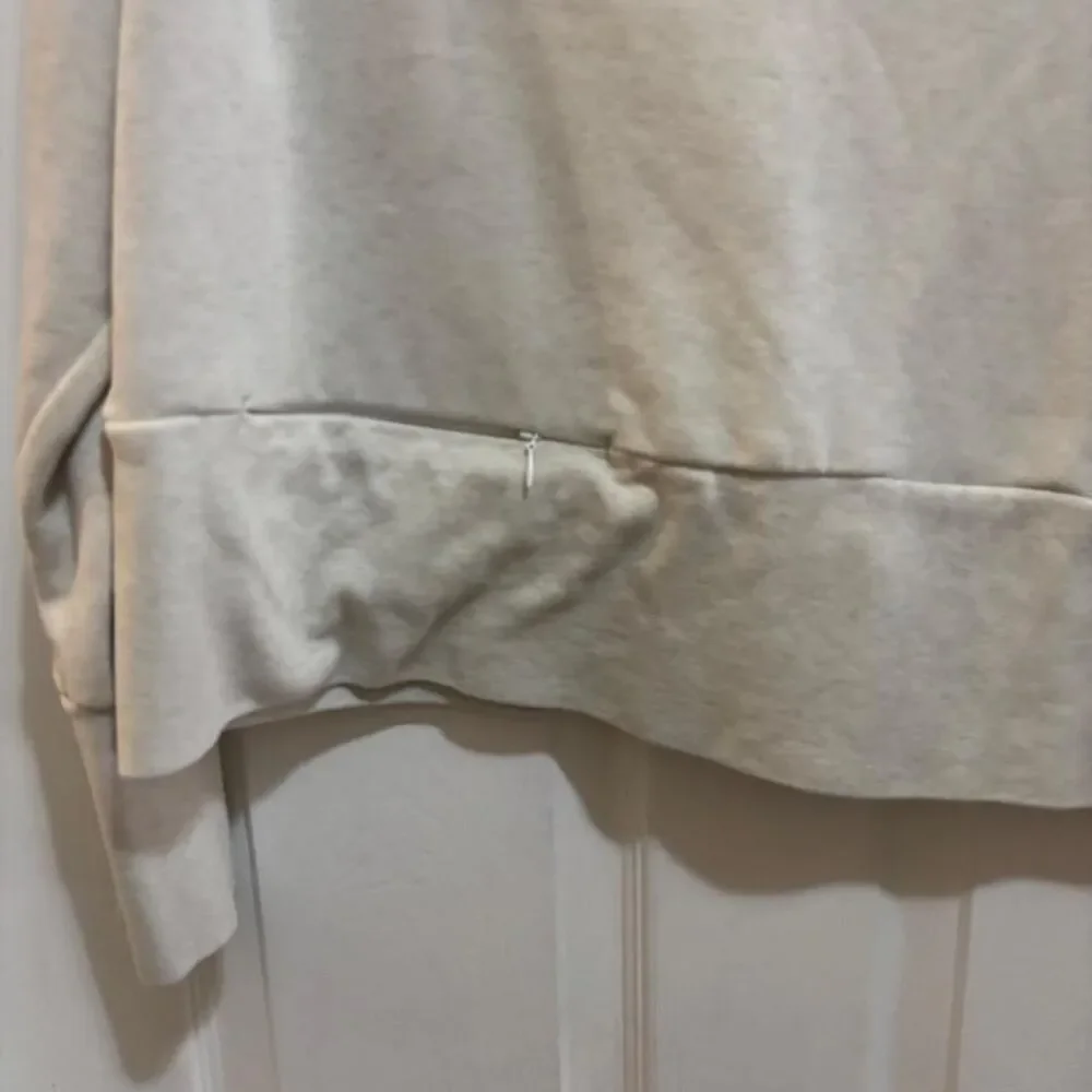 Nike Women's Cream and White Sweatshirt